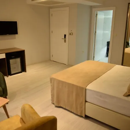 Alarga Premier Hotel 3*